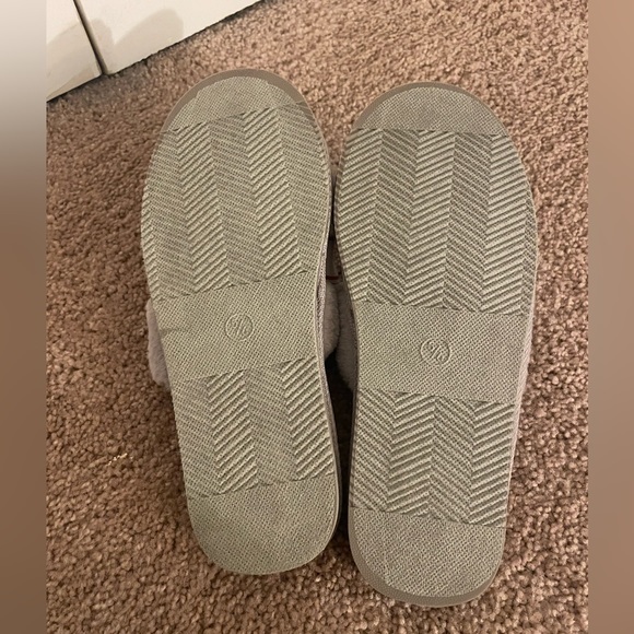 HARVARD UNIVERSITY Sz 7/8 Gray Slippers NWOT - Picture 2 of 4
